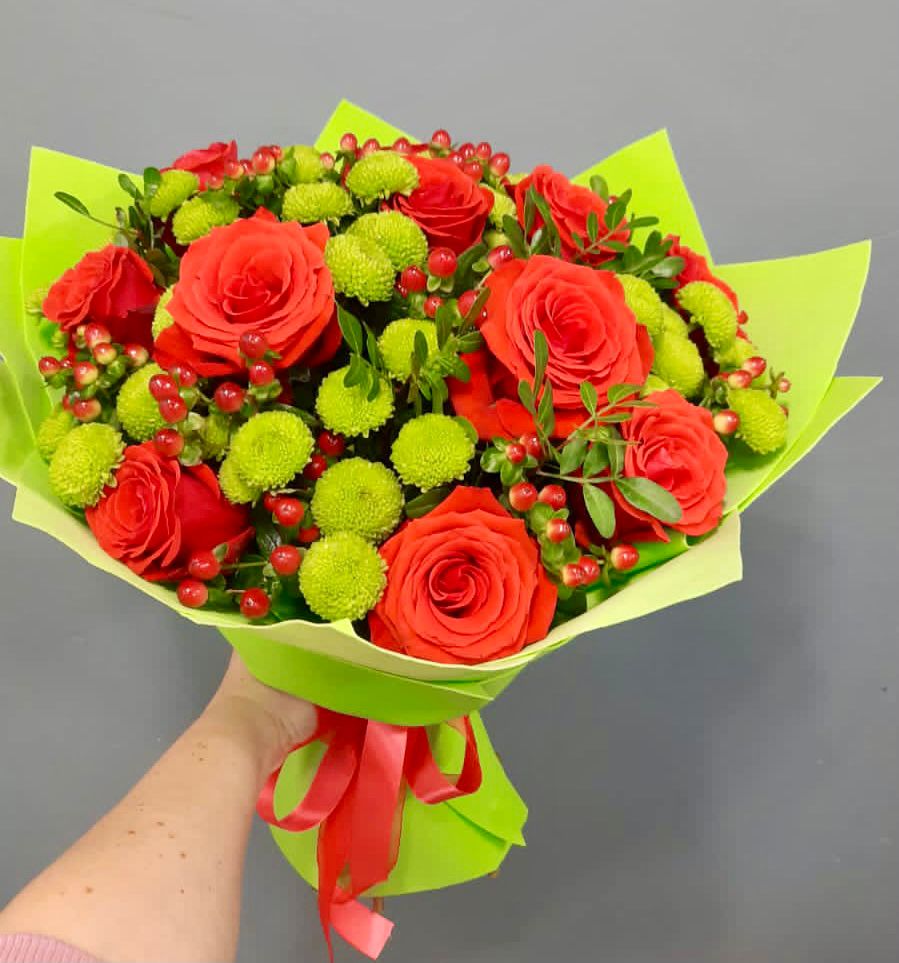 Букет цветов из: Хризантемы и Розы в Натухаевской