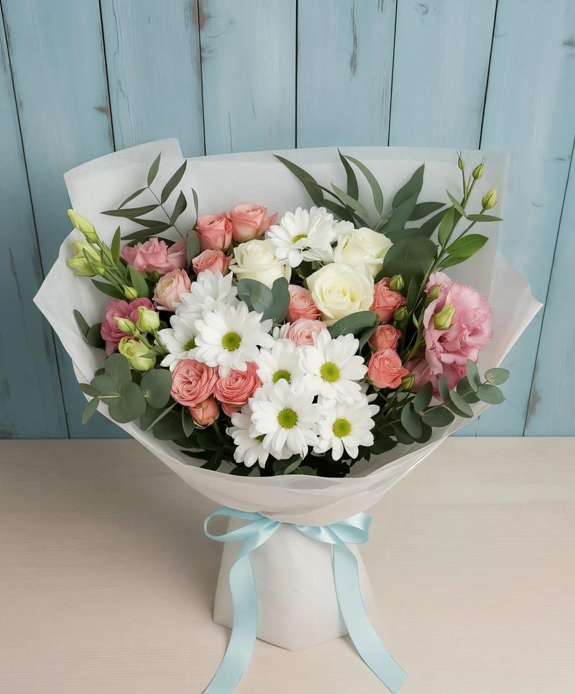 Букет цветов из: Розы, Лизиантусы и Хризантемы в Натухаевской