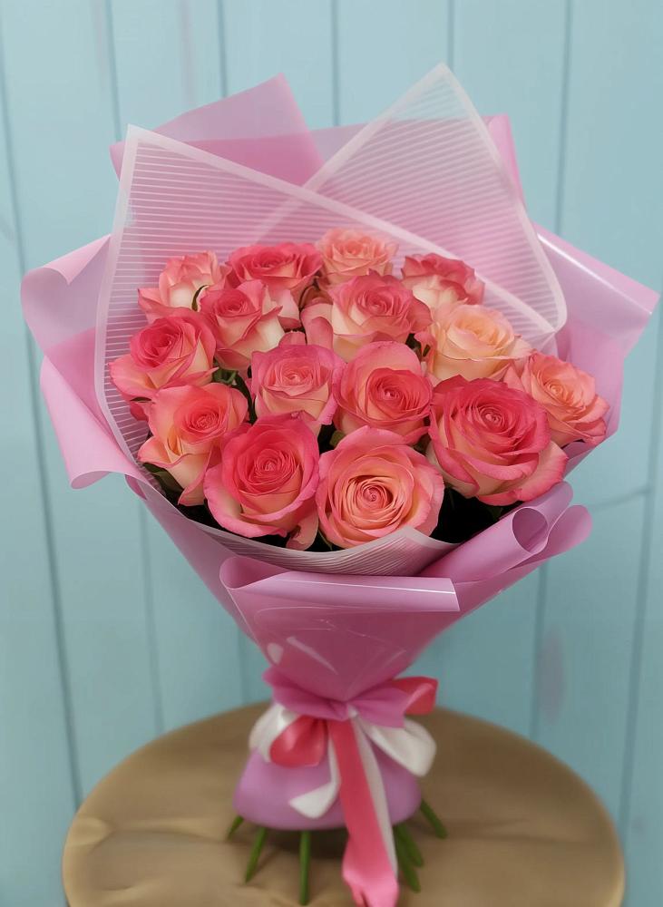 Букет 15 Розовых роз Равель в Натухаевской
