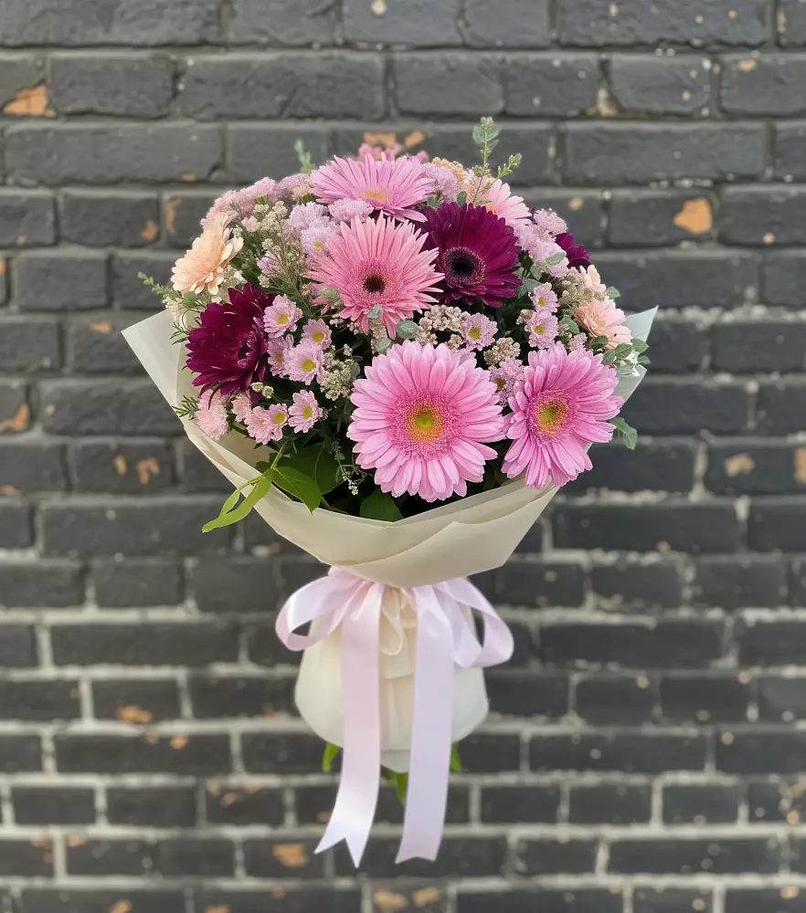 Букет цветов из: Герберы и Хризантемы в Натухаевской