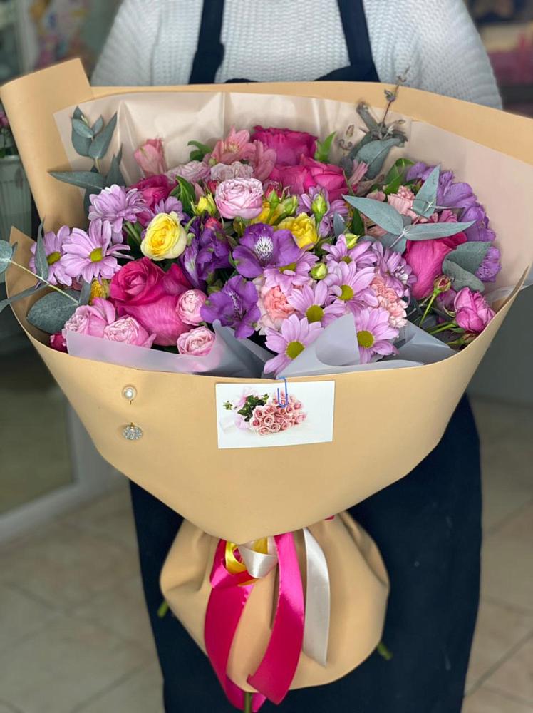 Букет цветов из: Хризантемы, Гвоздики и Альстромерии в Натухаевской