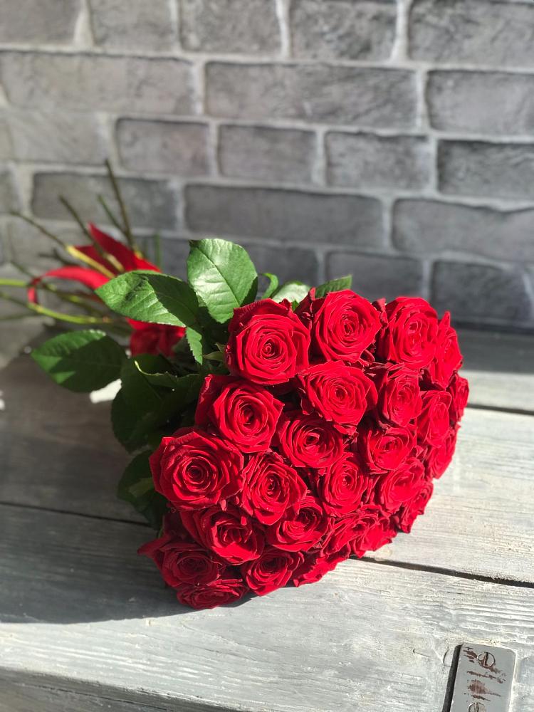 Букет Красные розы Фридом в Натухаевской