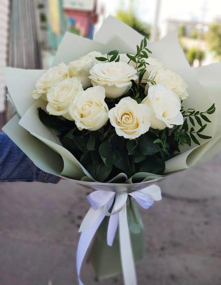 Букет Белые розы Проуд в Натухаевской