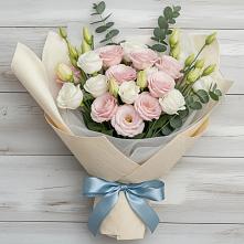 Букет цветов из:  Лизиантусы в Натухаевской