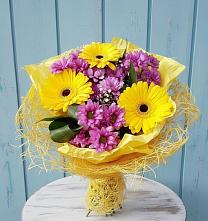 Букет цветов из:  Хризантемы и Герберы в Натухаевской