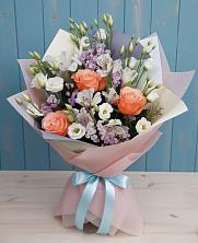 Букет цветов из:  Лизиантусы, Розы, Альстромерии и Гипсофила в Натухаевской