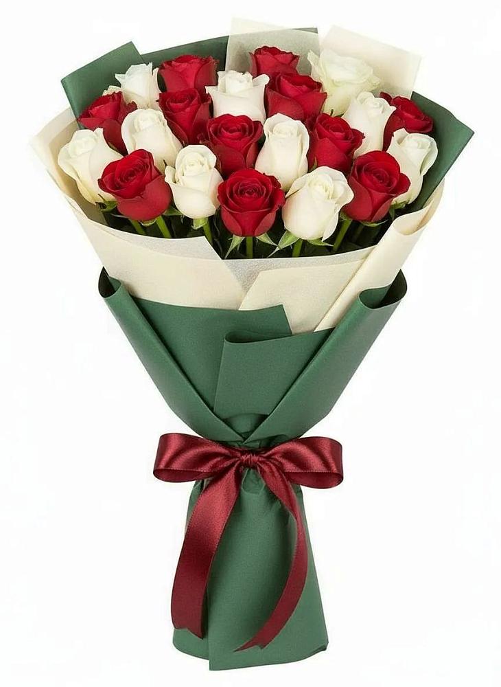 Букет Микс из красных и белых роз в Натухаевской