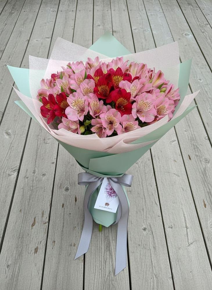 Букет цветов из: Альстромерии в Натухаевской