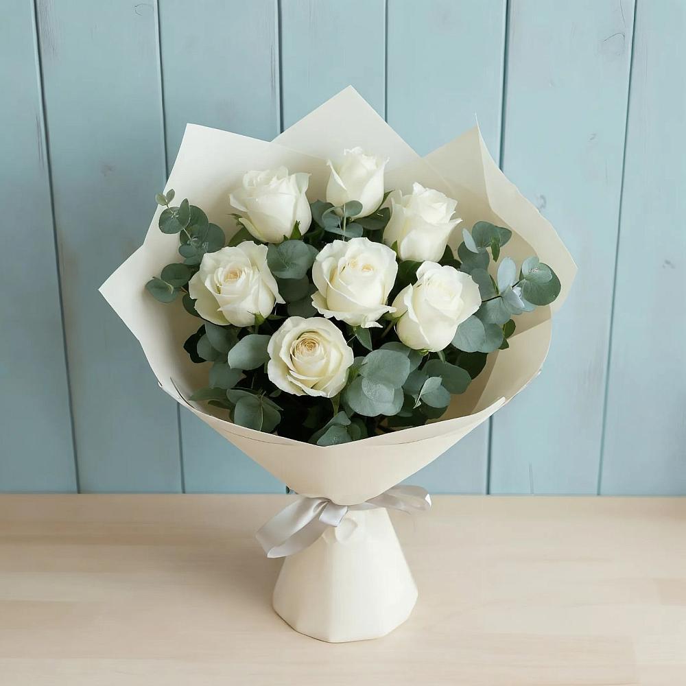 Букет Белые розы в Эвкалипте в Натухаевской