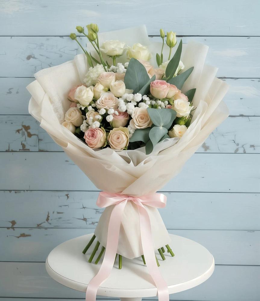 Букет цветов из: Розы и Лизиантусы в Натухаевской