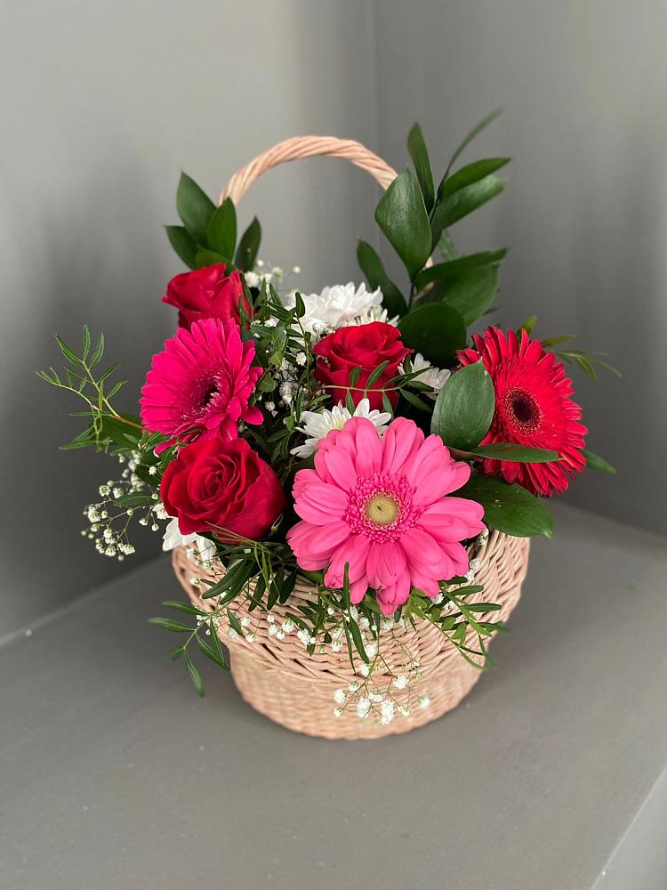 Цветочная композиция из Розы, Хризантемы и Герберы в корзине в Натухаевской