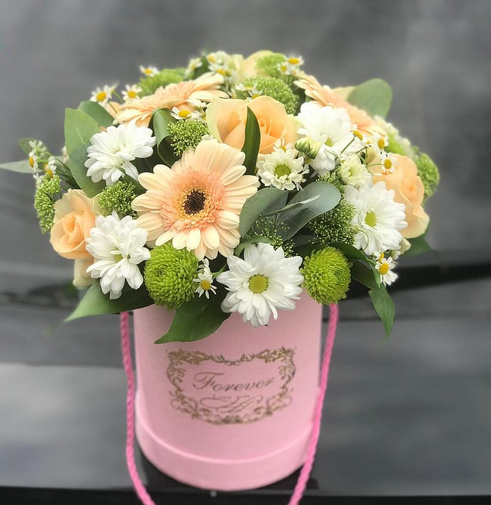 Цветочная композиция из Розы, Герберы и Хризантемы в шляпной коробке в Натухаевской