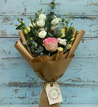 Букет цветов из:  Розы и Лизиантусы в Натухаевской