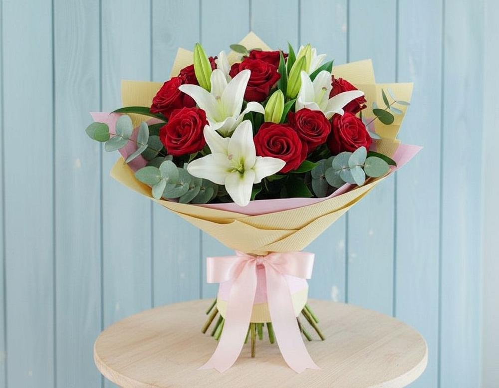 Букет цветов из: Лилии и Розы в Натухаевской